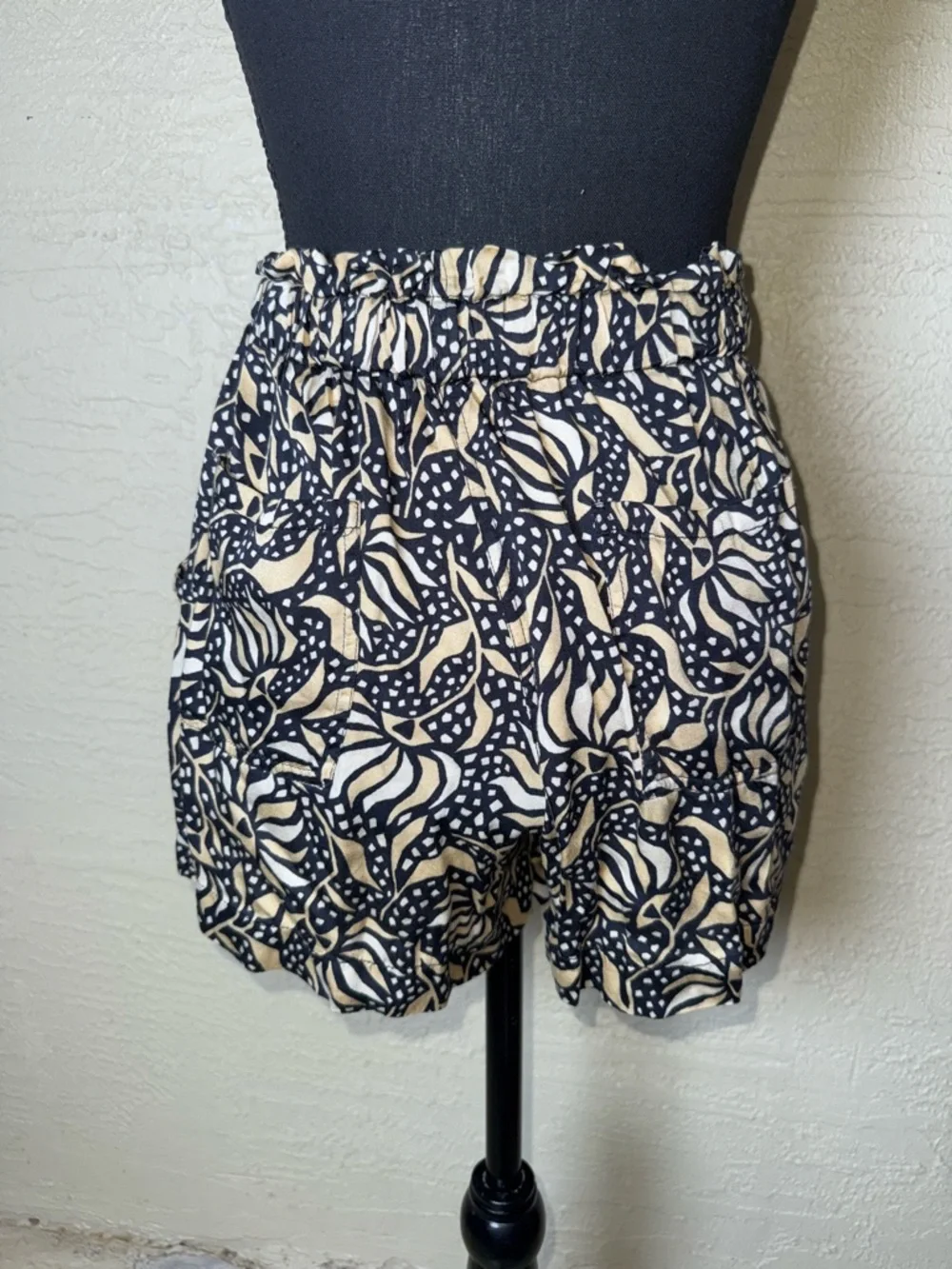 Omika Boho Print Ruffle Shorts XS Tie Waist Festival‎ Coastal Chic